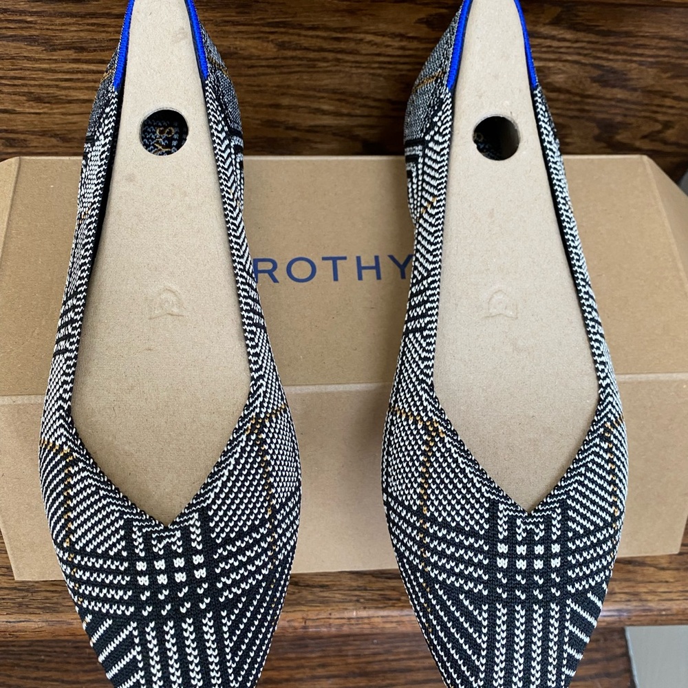 *New in Box* Rothy’s size 9.5